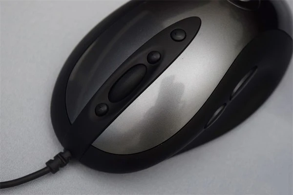 Logitech Mouse MX518 Legendary Gaming Mouse